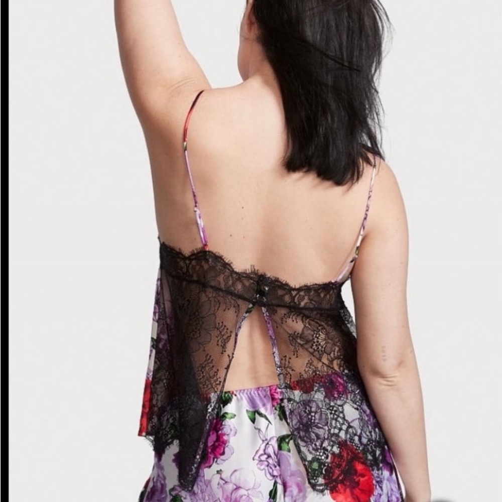 Victoria's Secret White Rose Floral 2 Piece Cami & Shorts Sz S - Picture 3 of 3